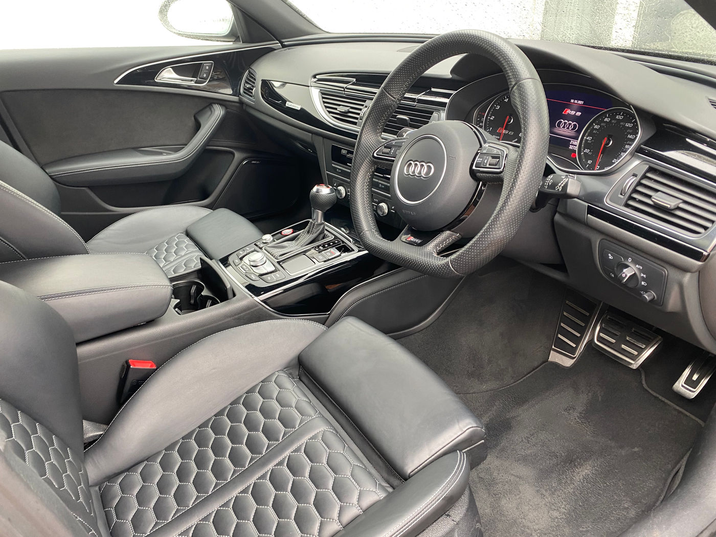 Audi RS6 cabin after a silver interior valet